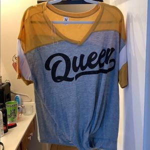 Bottom knotted shirt